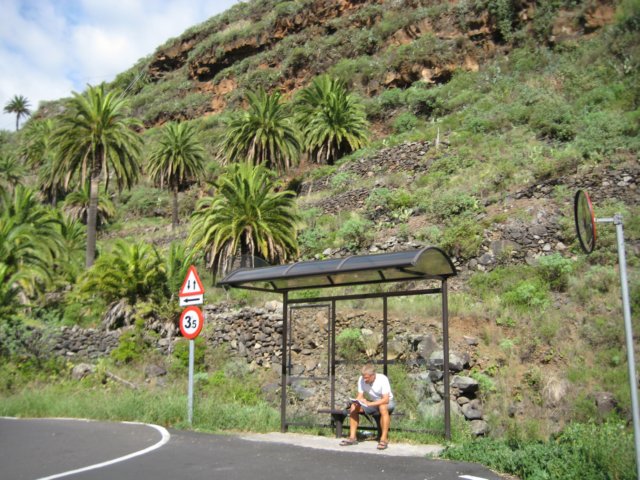 perhvilersigvedetbusstoppested.jpg