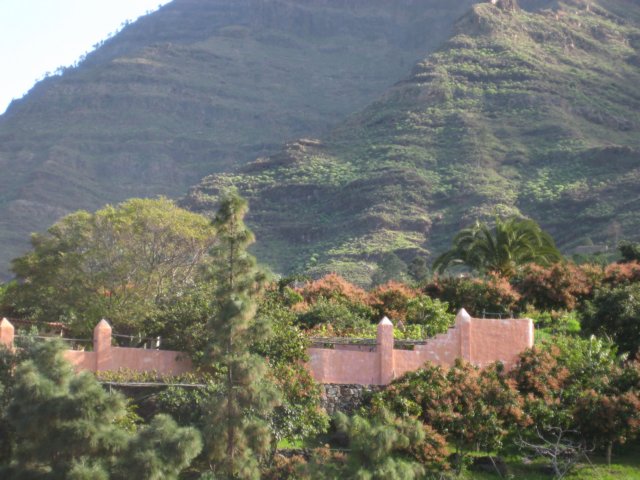mandeltrerimogan.jpg