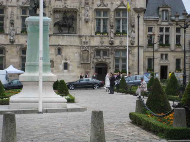 brudeparetforanrdhuseticompiegne.jpg